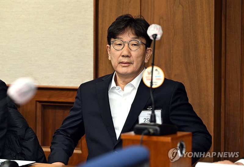 '통일교 1억 혐의' <b>권성동</b> 첫재판…"안 받아" vs "정-교 결탁"
