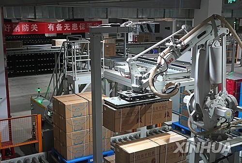 중국 산업현장의 로봇
[신화 연합뉴스 자료사진 재판매 및 DB 금지]