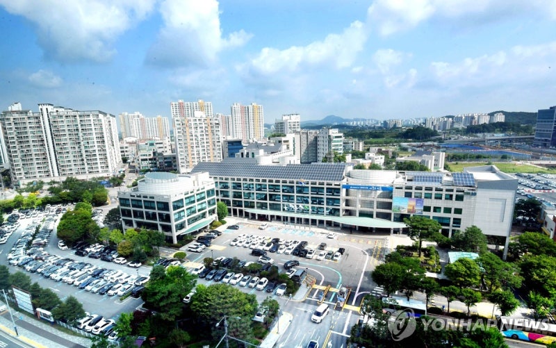 시흥시 <b>상수관로 누수사고</b>로 이틀째 단수·탁수…800세대 피해(종합)