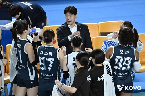 도로공사, 4연승 행진 벌이며 <b>선두 도약</b>…김종민 감독 '200승'(종합)