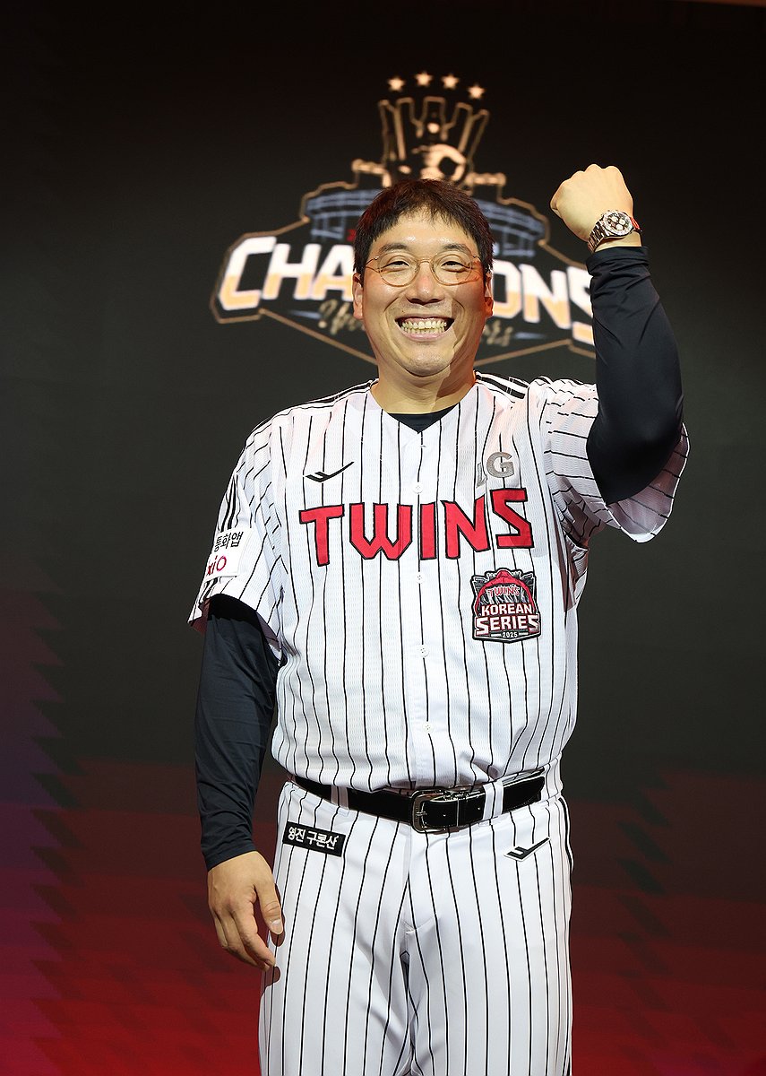 한국시리즈 MVP <b>김현수</b> '이것이 <b>롤렉스</b>'