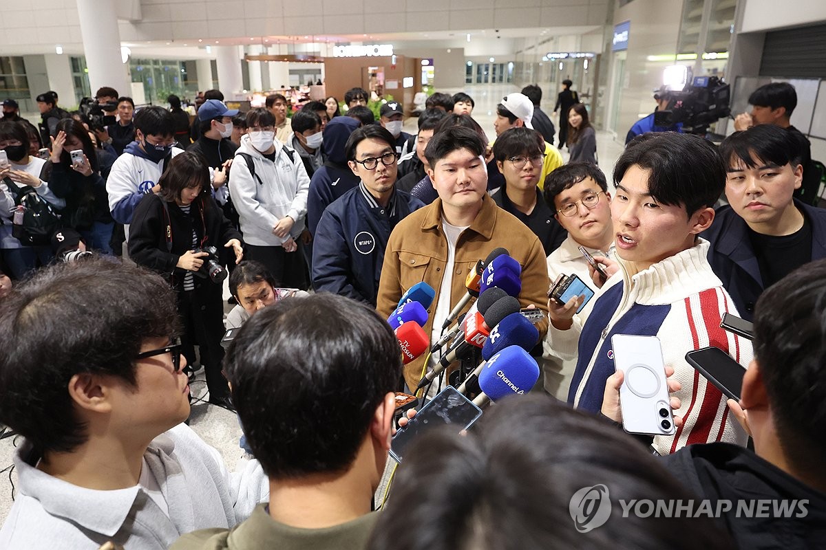'<b>월드시리즈</b> 우승' 다저스 <b>김혜성</b> 취재 열기