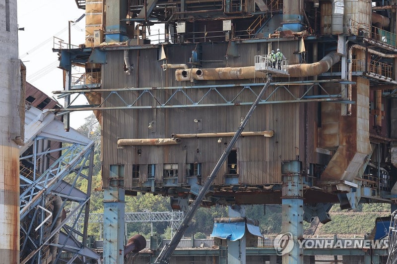 <b>울산화력</b> 4·6호기 타워 발파·해체 어떻게…이후 수색 가속