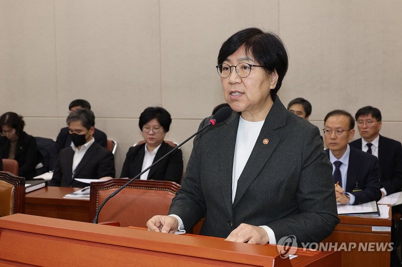 <b>정은경</b> "<b>통합돌봄 예산</b> 모든 시군구 지원…717억원 증액 필요"(종합)