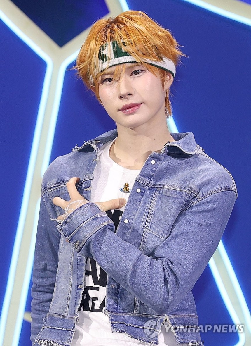 포즈 취하는 경민
(서울=연합뉴스) 이재희 기자 = 그룹 투어스(TWS)의 경민이 13일 서울 광진구 예스24라이브홀에서 열린 네 번째 미니앨범 '플레이 하드'(play hard) 언론 공개회에서 포즈를 취하고 있다