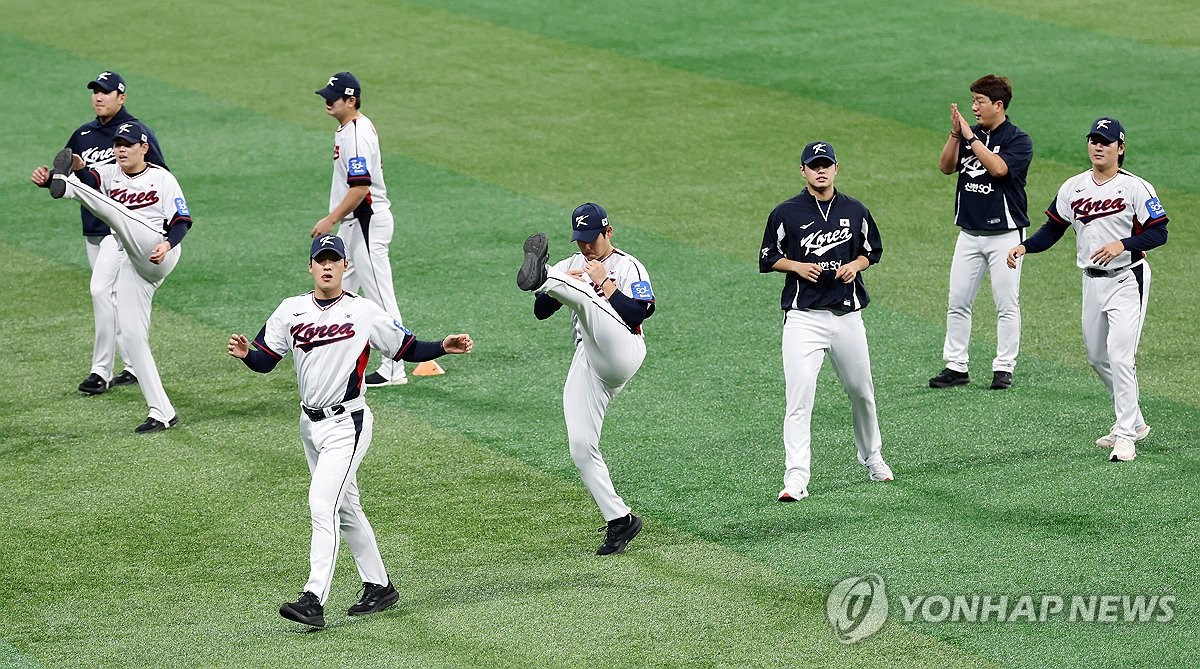 <b>한일전</b> 앞두고 훈련 임하는 <b>야구대표팀</b> 선수들