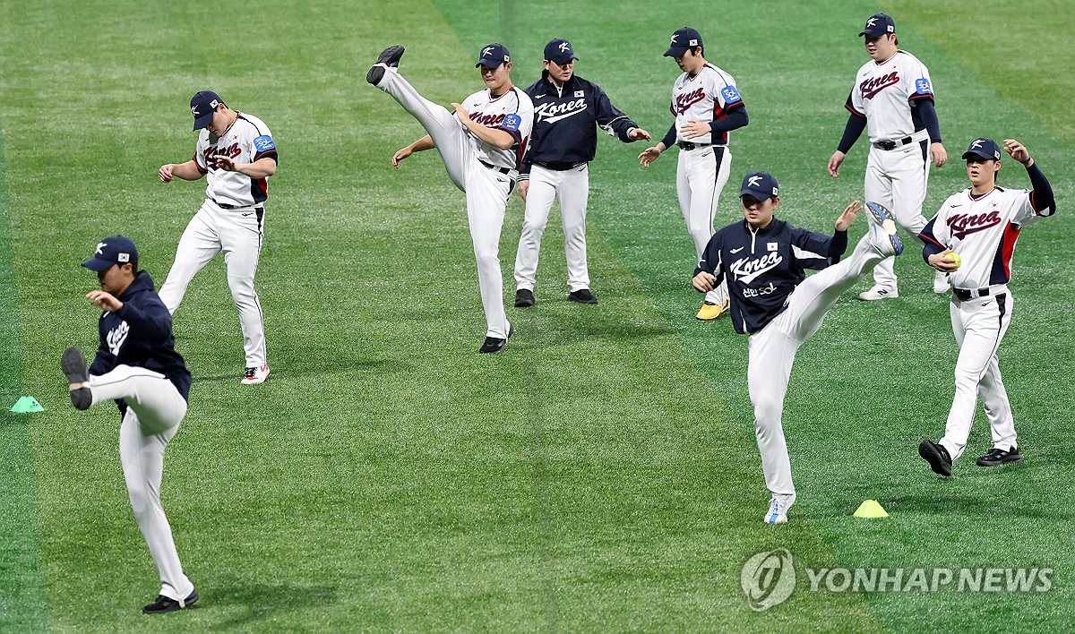 <b>한일전</b> 앞두고 훈련 임하는 <b>야구대표팀</b> 선수들