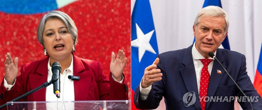 칠레 대선에 출마한 히아네트 하라 후보(왼쪽)와 호세 안토니오 카스트 후보 [AFP 연합뉴스 자료사진.재판매 및 DB 금지]