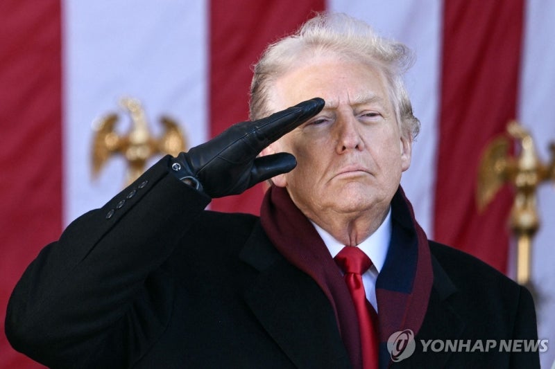 트럼프 '<b>셧다운 종료</b>' 수순에 "우리가 민주당 상대로 크게 <b>승리</b>"(종합)
