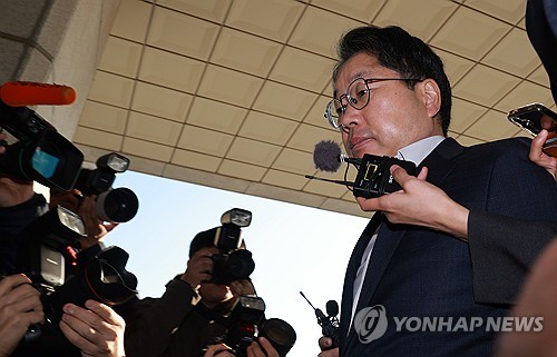 Noh Man-seok, acting prosecutor general, arrives for work at the Supreme Prosecutors Office in Seoul