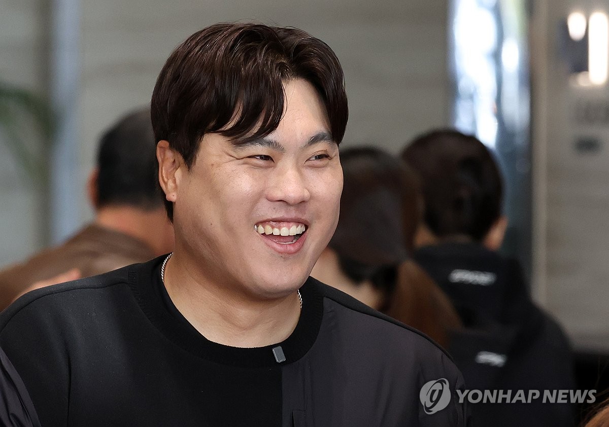 밝게 웃는 <b>류현진</b>