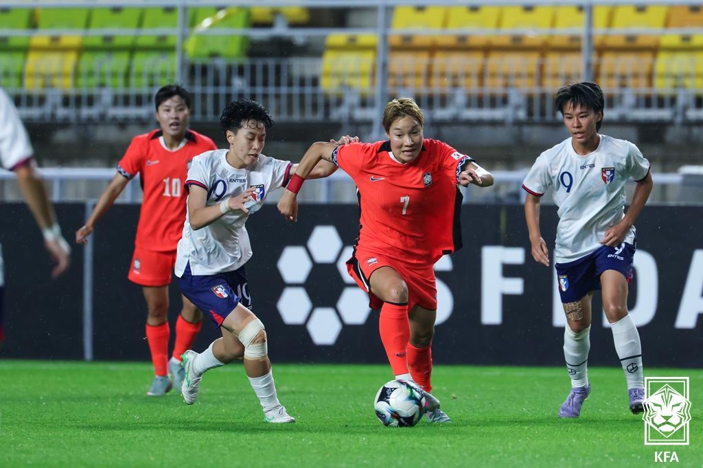 여자<b>축구대표팀</b>, 유럽 원정 평가전 나설 26명 선발…해외파 11명
