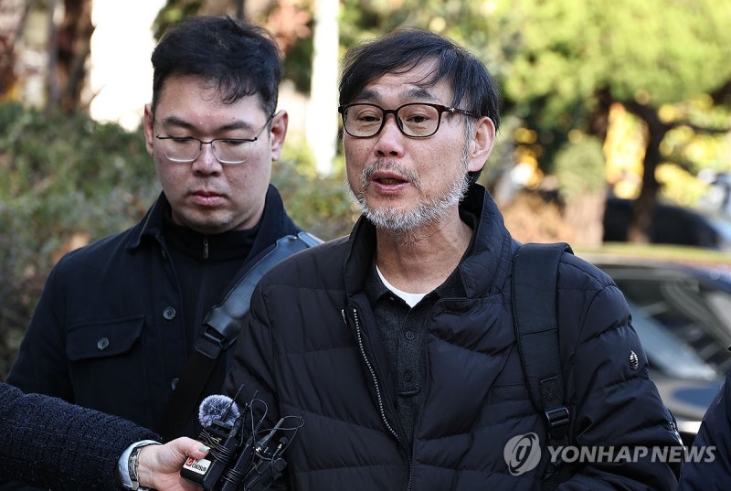 '항소포기 <b>고발</b>' 시민단체 경찰 출석…"공수처 이첩 안돼"