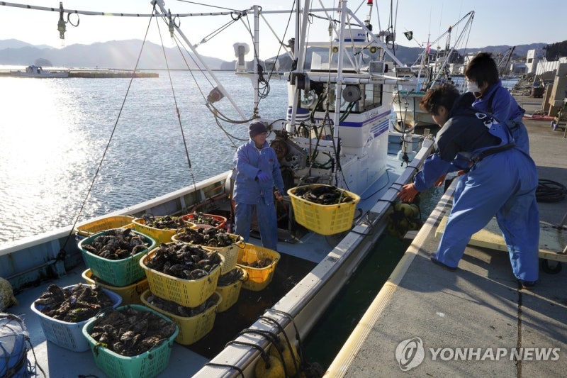 中, 日에 추가 보복 카드…"일본산 <b>수산물 수입</b> 중지 통보"