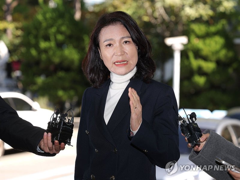 경찰, <b>이진숙</b> 전 방통위원장 불구속 송치…<b>선거법 위반 혐의</b>