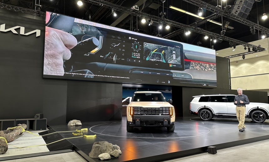 기아, '2027년형 올 뉴 텔루라이드' 공개
(로스앤젤레스=연합뉴스) 임미나 특파원 = 기아가 20일(현지시간) 미국 로스앤젤레스(LA) 컨벤션센터에서 열린 'LA 오토쇼 2025'에서 '2027년형 올 뉴 텔루라