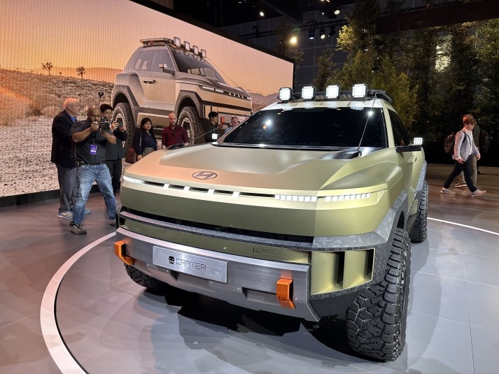 현대차 콘셉트카 '크레이터'
(로스앤젤레스=연합뉴스) 임미나 특파원 = 현대차가 20일(현지시간) 미국 로스앤젤레스(LA) 컨벤션센터에서 열린 'LA 오토쇼 2025'에서 콘셉트카 '크레이터'를 선보였다. 2025.