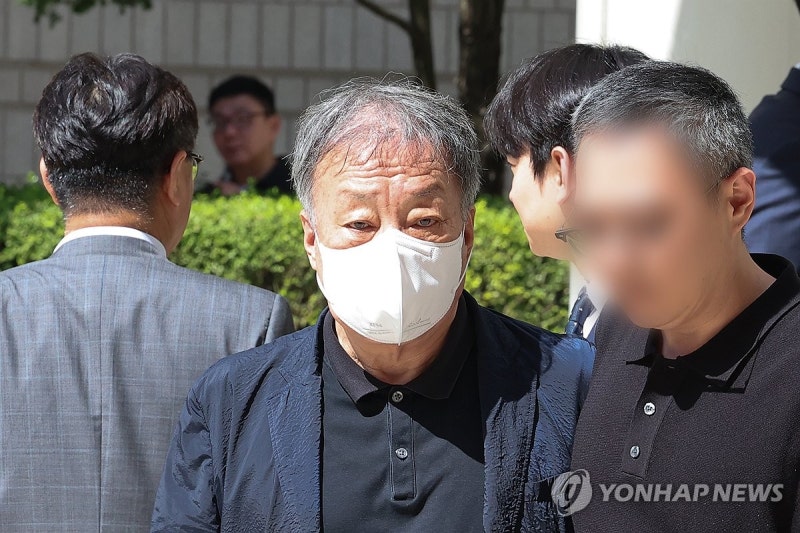 '<b>세무조사</b> 무마 뒷돈 수수' <b>윤우진</b> 前<b>세무</b>서장 <b>실형</b> 확정