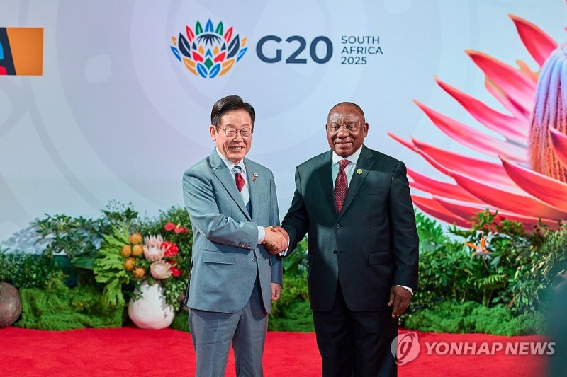 李대통령, <b>G20</b> 회의장 도착…세계 정상들과 '<b>포용 성장</b>' 논의