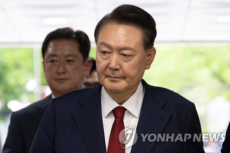 법원 출석하는 윤석열 전 대통령 [연합뉴스 자료사진]