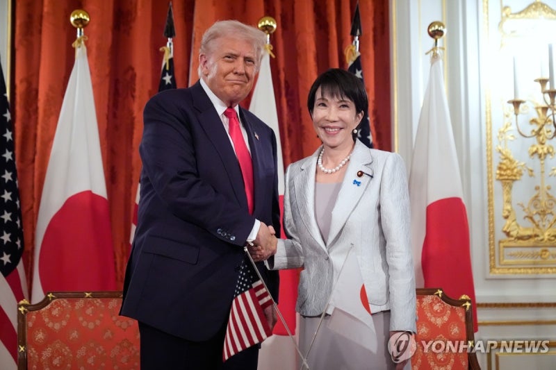 트럼프·다카이치 전화 <b>통화</b>…미일동맹·인태 정세 등 논의
