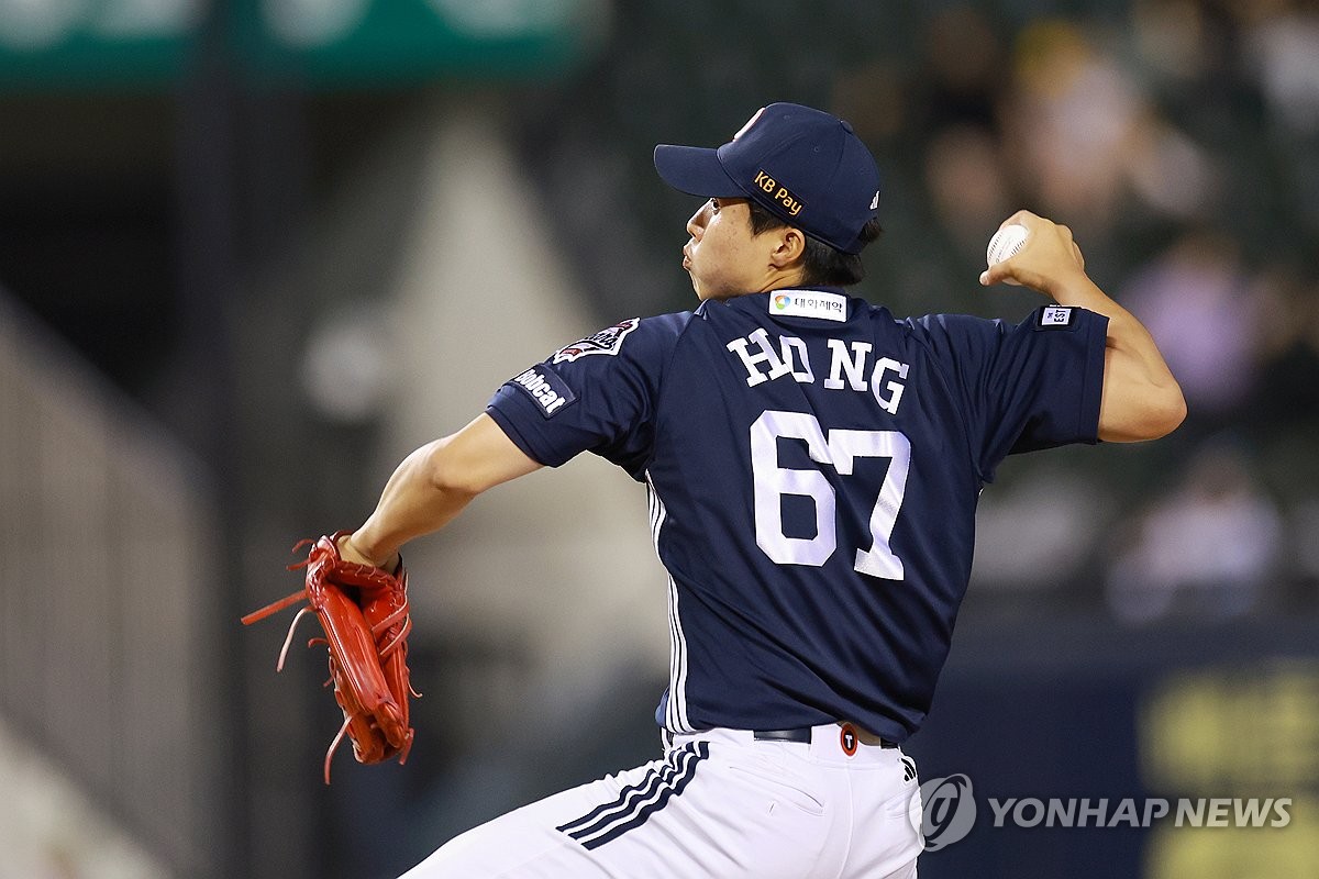 프로야구 KIA, FA <b>박찬호 보상선수</b>로 두산 투수 <b>홍민규</b> 지명