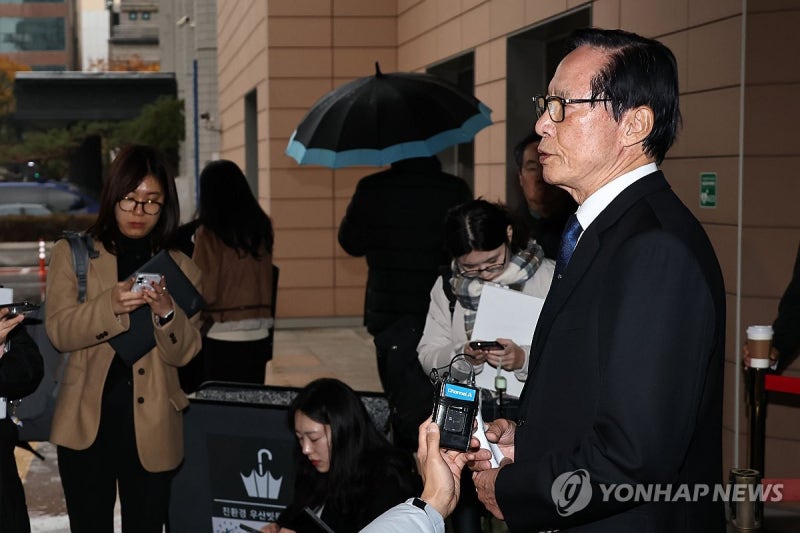 '<b>허위서명 강요</b>' 송영무 전 장관, 2심도 무죄