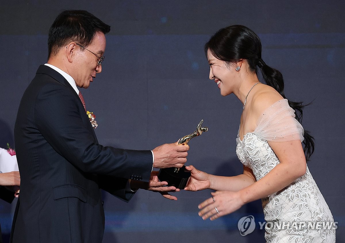<b>KLPGA 대상</b> 수상한 <b>유현조</b>