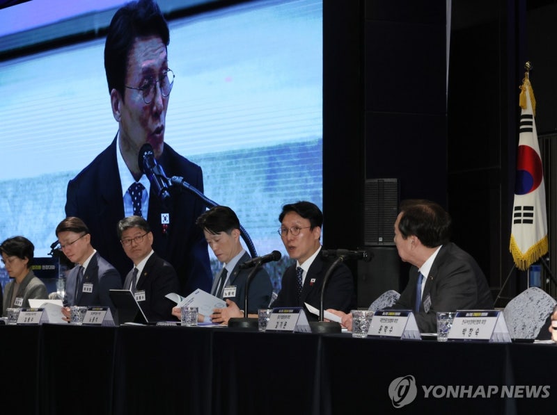중소기업 규제합리화 현장<b>대화</b>, 발언하는 <b>김민석</b> 국무<b>총리</b>
