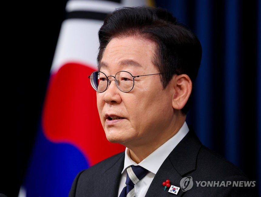 이재명 대통령, 빛의 혁명 1주년 대국민 특별성명 (서울=연합뉴스) 김도훈 기자 = 이재명 대통령이 12·3 비상계엄 사태 1주년인 3일 용산 대통령실에서