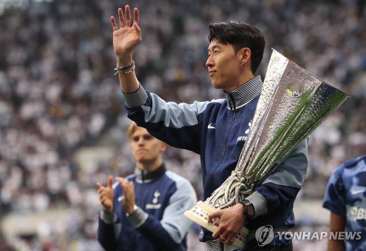 '홈 커밍 데이' <b>손흥민</b>…10일 프라하와 UCL 경기 때 <b>토트넘 방문</b>