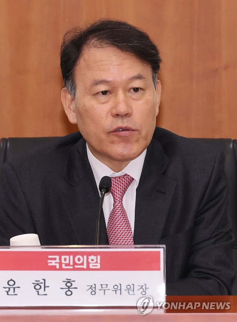 '원조 친윤' <b>윤한홍</b> "배신자 소리 듣더라도 사과·尹<b>절연</b>해야"