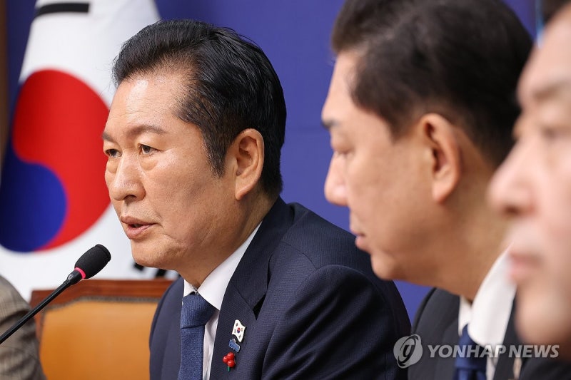 <b>정청래</b> "<b>내란</b><b>재판부</b>법, 재판 지연 정략 맞서 위헌 시비 최소화"