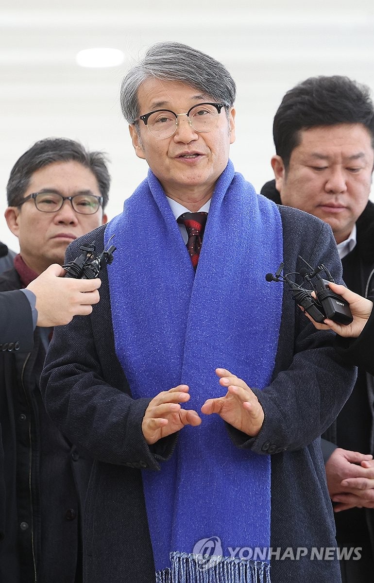 '김건희에 <b>디올백</b> 선물' <b>최재영 목사</b> 특검 참고인 출석