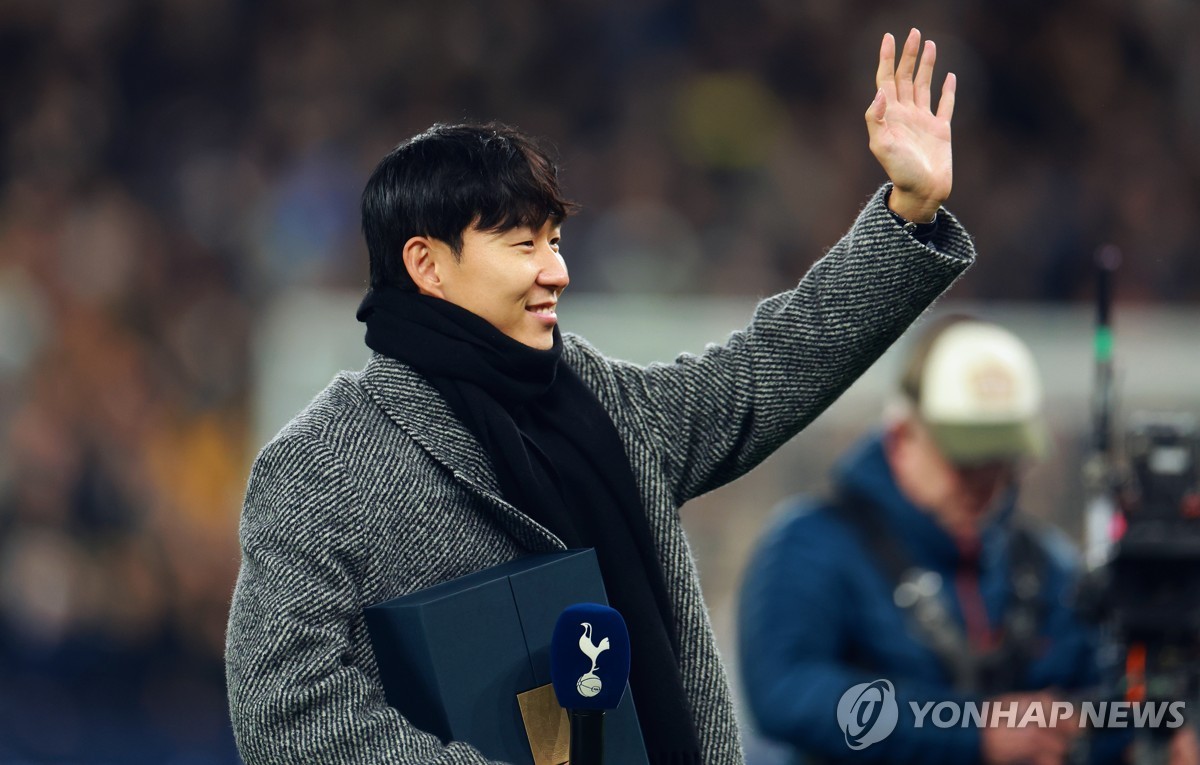 레전드의 귀환!…<b>손흥민</b>, <b>토트넘</b> 팬들 앞에서 '뜨거운 안녕'