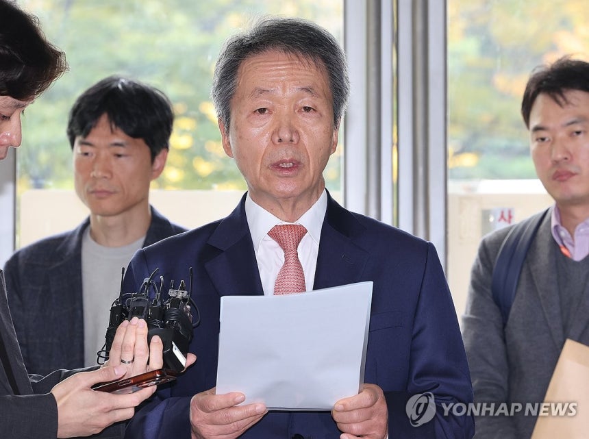 감사원, '헌재 부숴야' 발언 김용원 인권위원 고발 조치했네