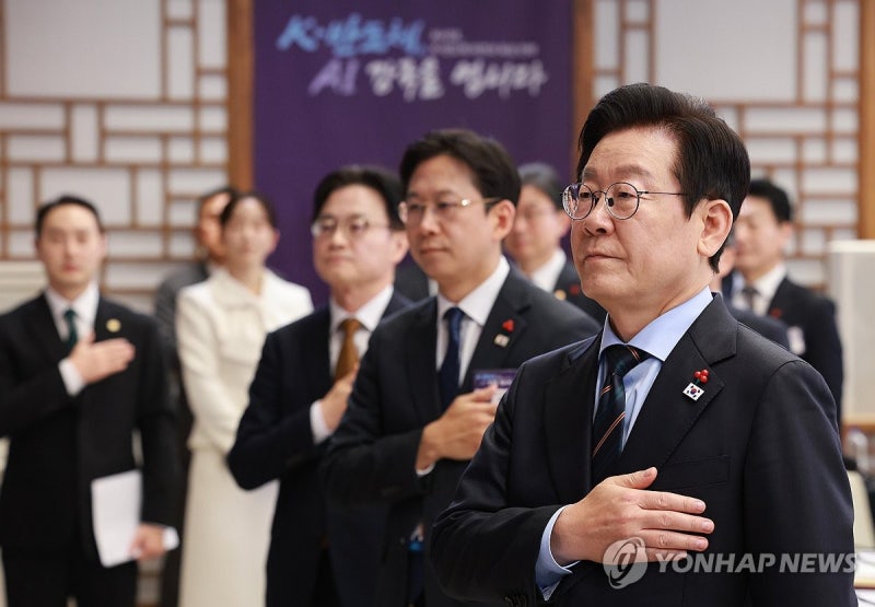 정부, 팹리스 규모 10배로 키운다…"<b>반도체</b> 세계 2강 도약"(종합)