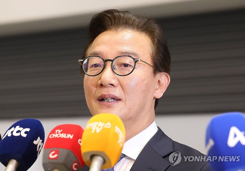 입장 밝히는 전재수 해양수산부 장관 (영종도=연합뉴스) 김주형 기자 = 전재수 해양수산부 장관이 11일