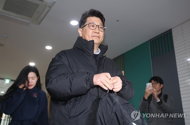 ‘<b>쿠팡</b> 수사<b>외압</b>’ 폭로 <b>문지석 검사</b>, 특검 참고인 출석