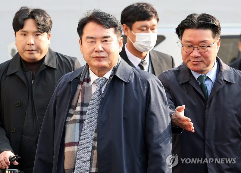 <b>이정선 광주시교육감</b> 영장실질<b>심사</b> 출석