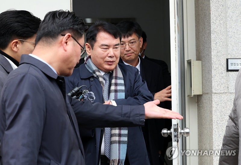 영장실질<b>심사</b> 마친 <b>이정선 광주시교육감</b>