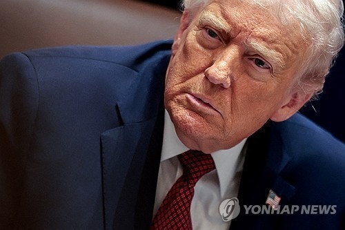 <b>트럼프</b>, 시리아서 IS 공격으로 美병사 사망하자 "<b>강력 보복</b>"