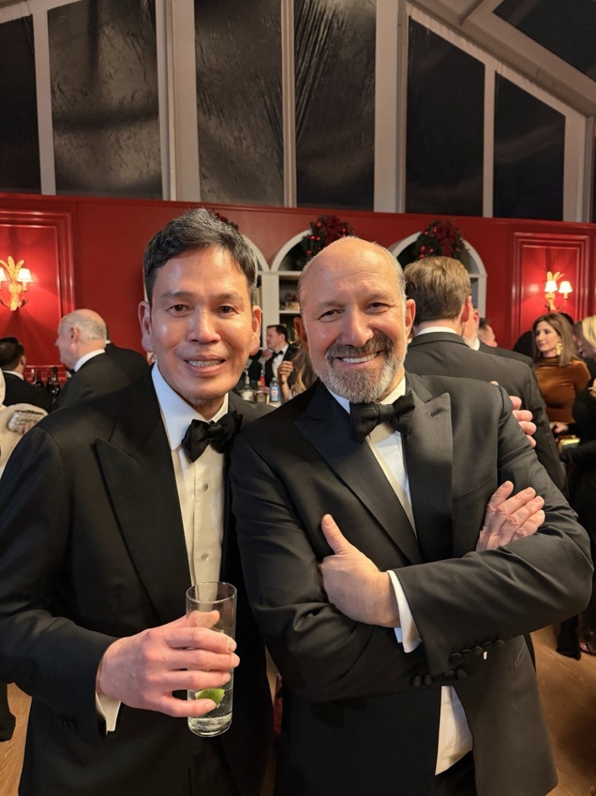 정용진 신세계그룹 회장(왼쪽)과 하워드 러트닉 미국 상무부 장관(오른쪽) [신세계그룹 제공]