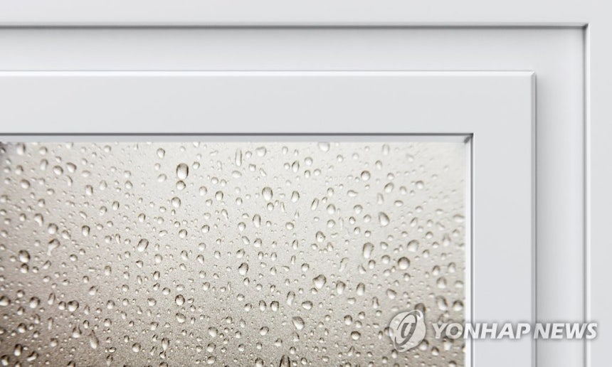 비 오는 창문 제작 김민준[게티이미지뱅크 그래픽 사용]