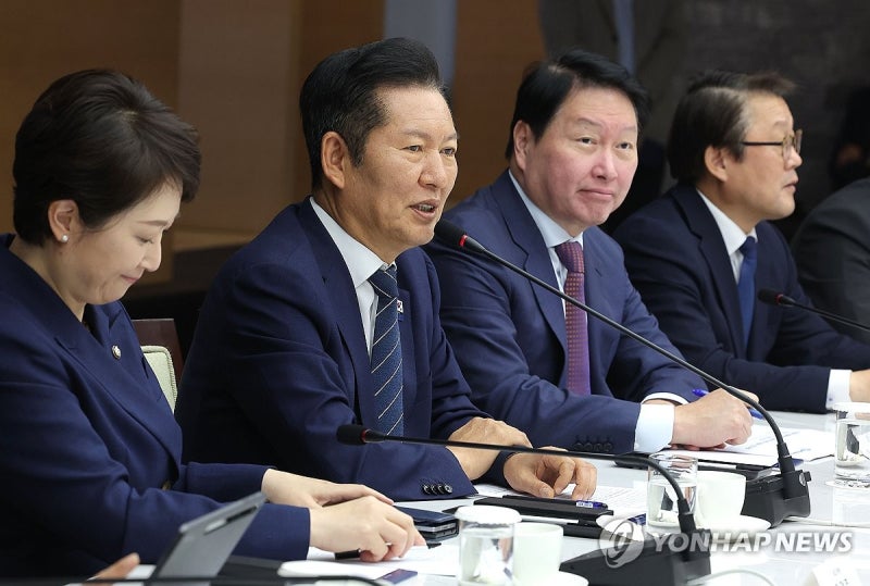 대한상의·민주당 지도부 간담회…<b>지역 발전</b> 해법 <b>논의</b>