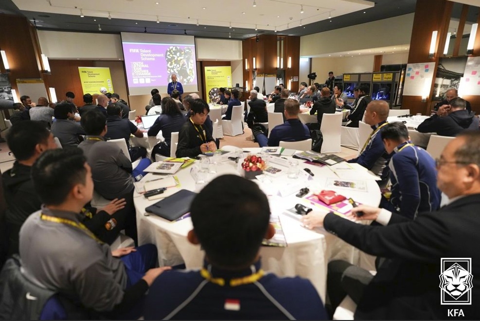 FIFA 남자<b>유소년대표팀 지도자</b> 세미나…유소년 육성 모델 공유