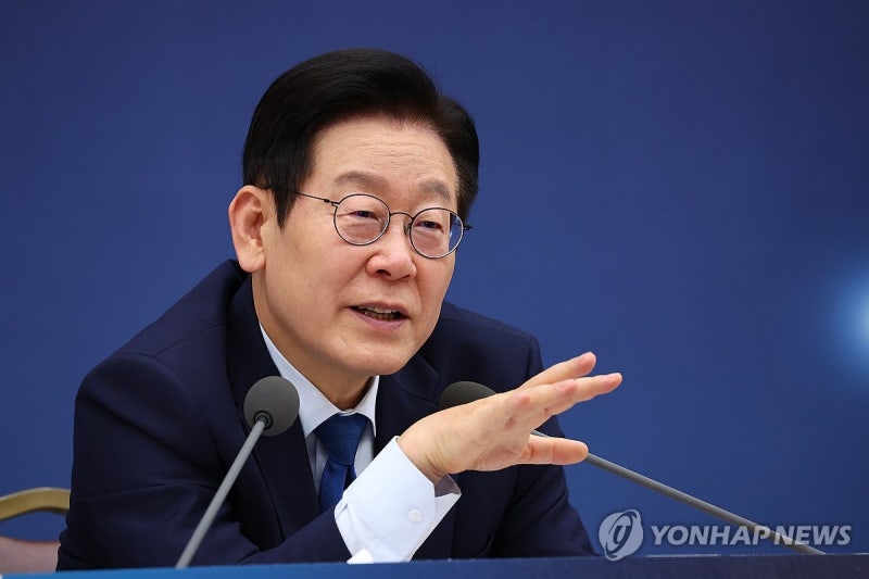 李대통령 "<b>대전</b>·<b>충남 통합</b> 물꼬…지방선거서 <b>통합</b>단체장 선출"