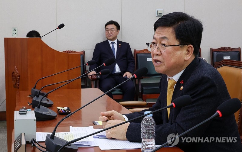 국회 법사위, '4세·7세 <b>고시 금지법</b>' 여야 합의로 통과