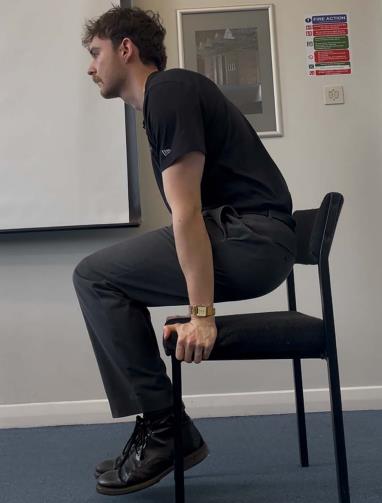 의자 푸시업(push-up) 실험 의자 푸시업 실험 결과 중립적 단어를 말할 때보다 욕설을 할 때 자기 체중을 지탱하는 시간이 유의미하게 길어지는 것으로 나타났다. [American Psychologist, R