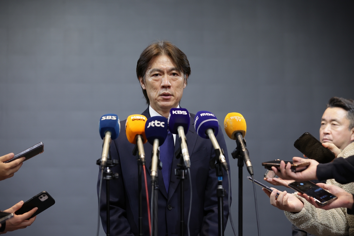 이재성 펄펄·이강인 부상…<b>홍명보</b> "몸상태 유지 중요한 시기"